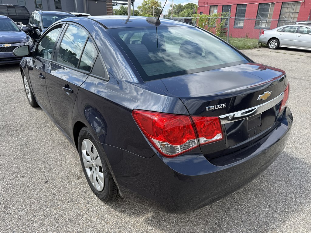 Photo 4 of this CHEVROLET CRUZE