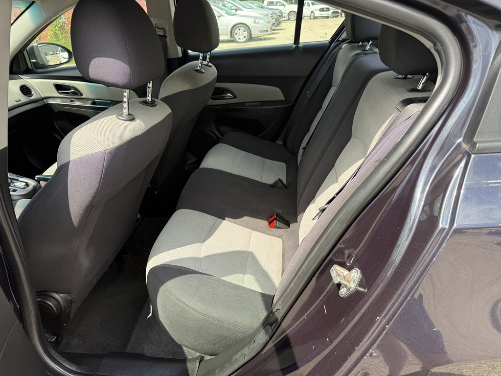Photo 14 of this CHEVROLET CRUZE