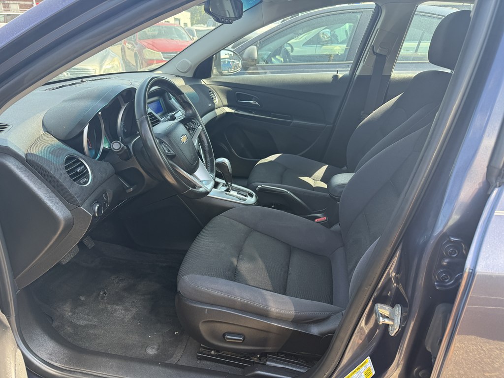 Photo 6 of this CHEVROLET CRUZE