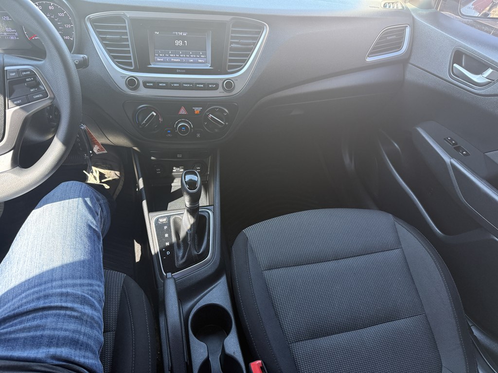 Photo 14 of this HYUNDAI ACCENT