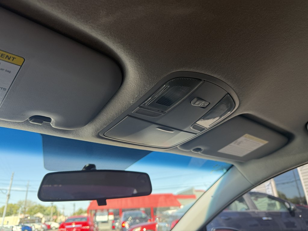 Photo 17 of this HYUNDAI ACCENT