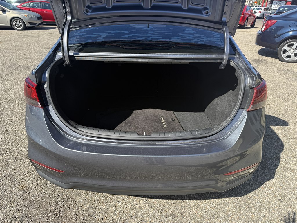 Photo 20 of this HYUNDAI ACCENT