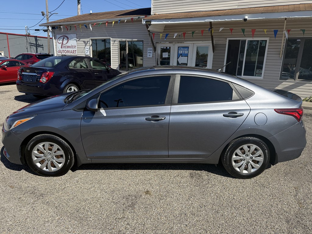 Photo 3 of this HYUNDAI ACCENT