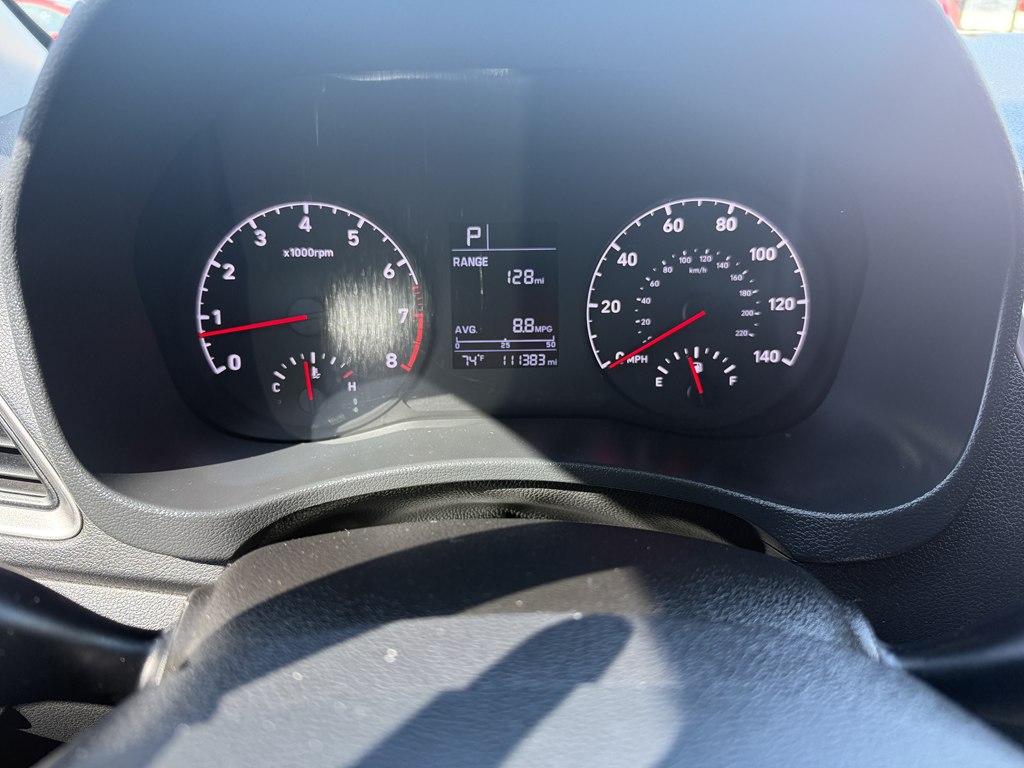Photo 16 of this HYUNDAI ACCENT