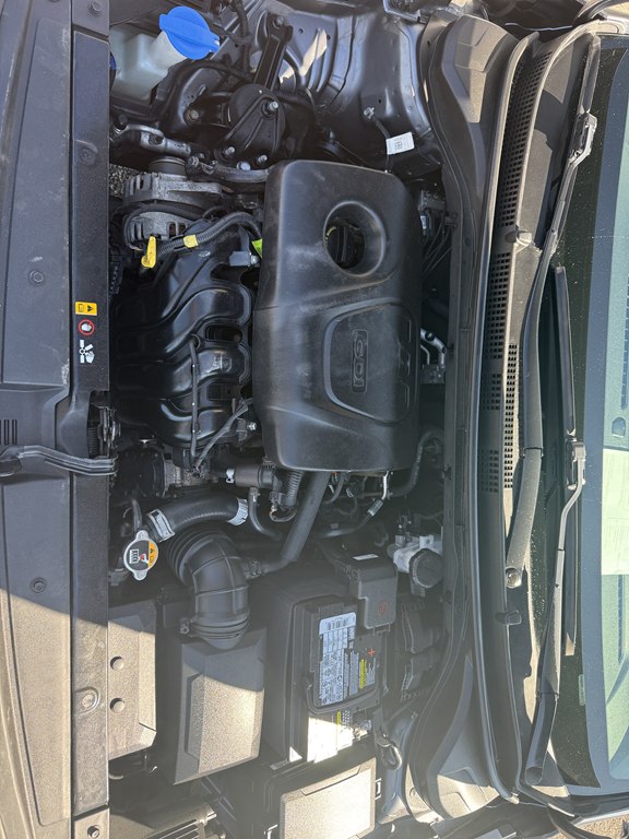 Photo 21 of this HYUNDAI ACCENT