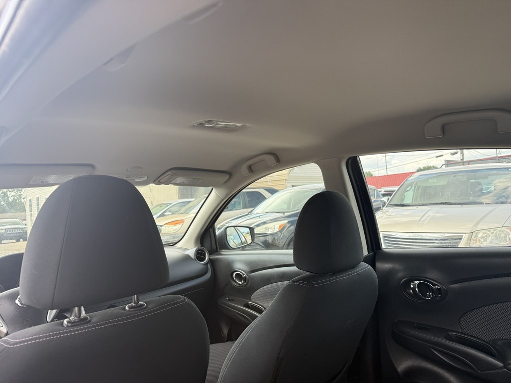 Photo 15 of this NISSAN VERSA
