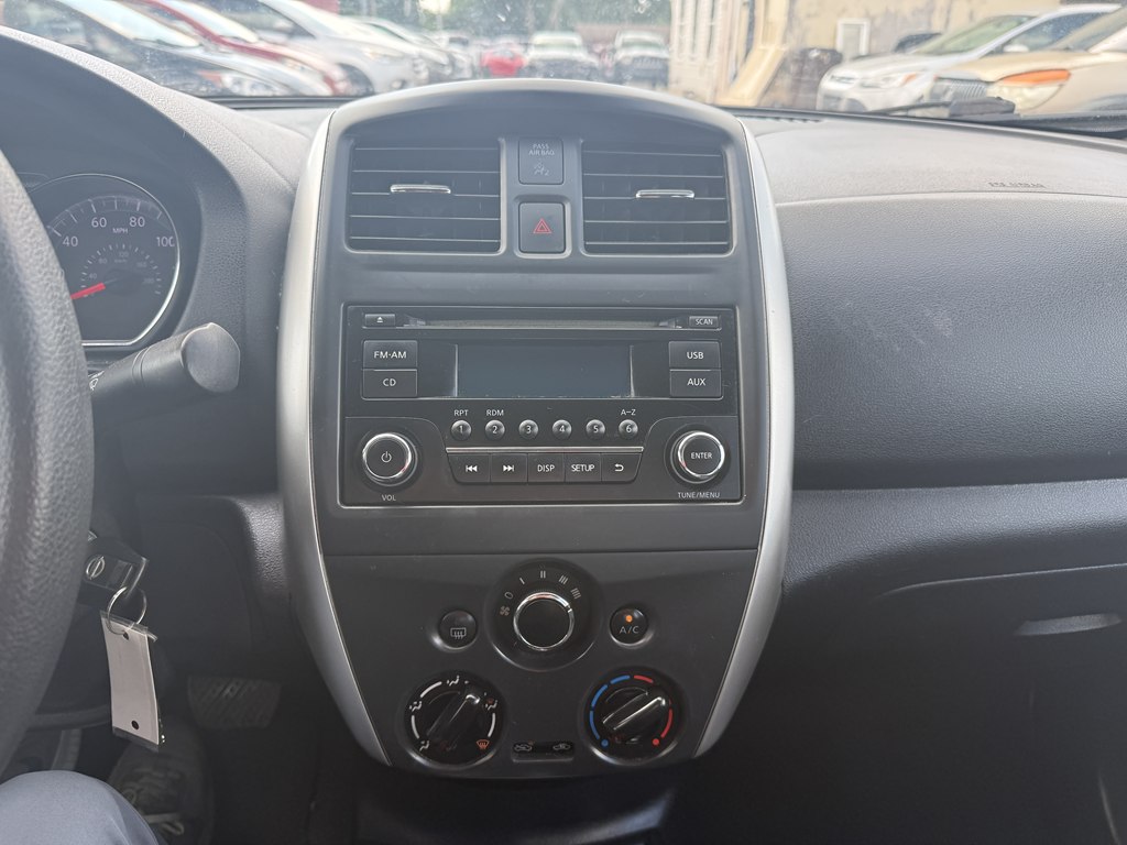 Photo 18 of this NISSAN VERSA