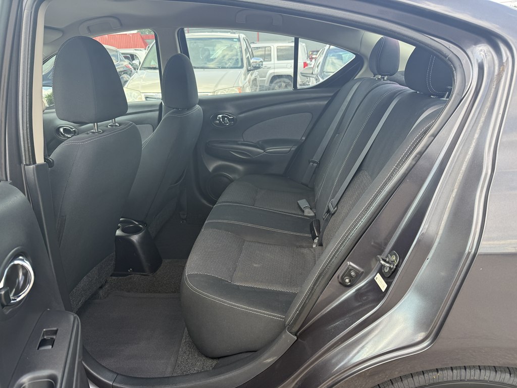 Photo 14 of this NISSAN VERSA
