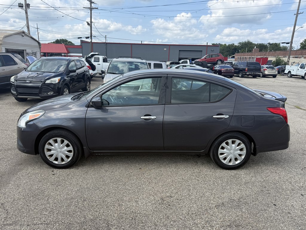 Photo 3 of this NISSAN VERSA