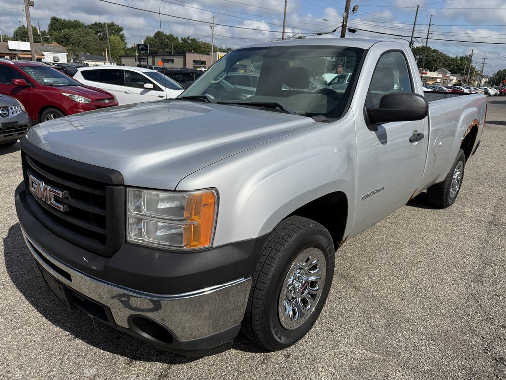 Photo 2 of this GMC SIERRA
