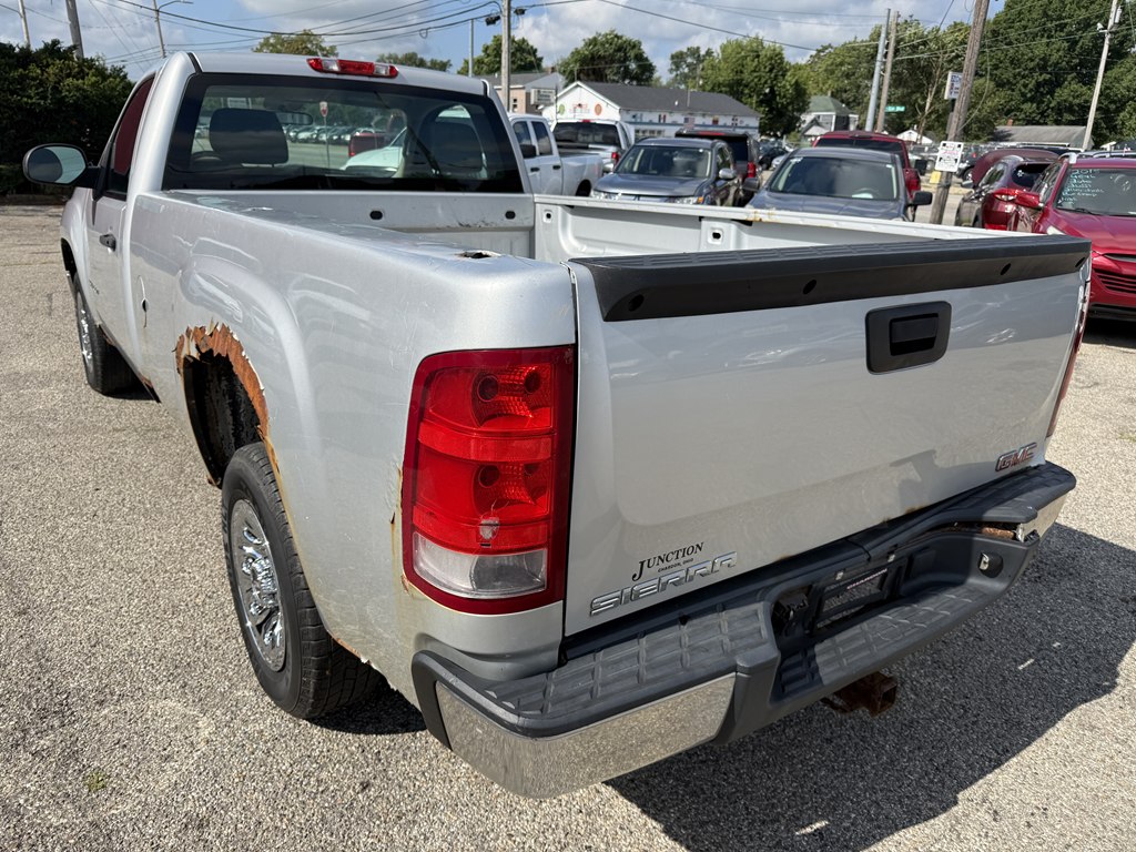 Photo 4 of this GMC SIERRA