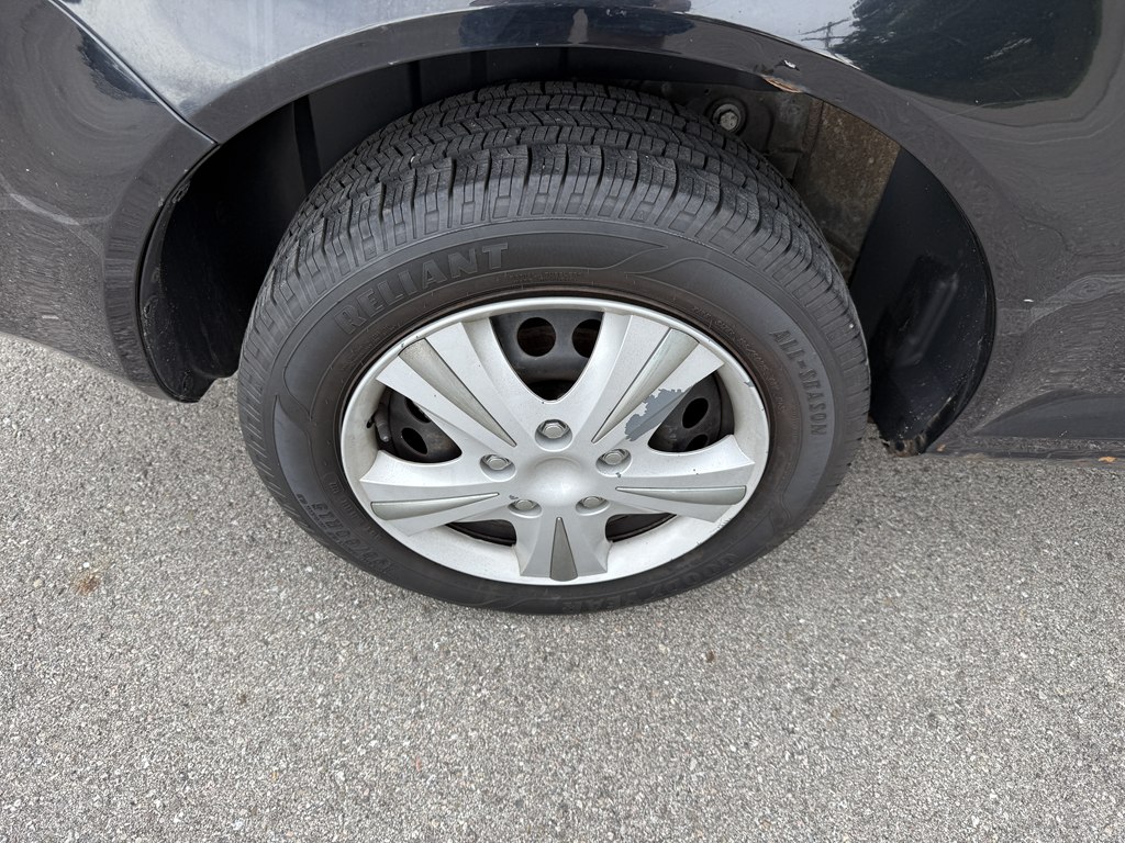 Photo 8 of this CHEVROLET COBALT