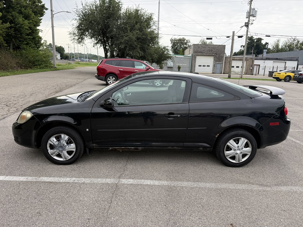 Photo 3 of this CHEVROLET COBALT