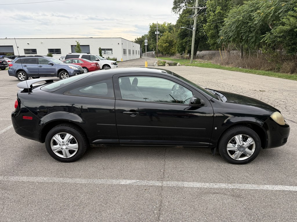 Photo 6 of this CHEVROLET COBALT