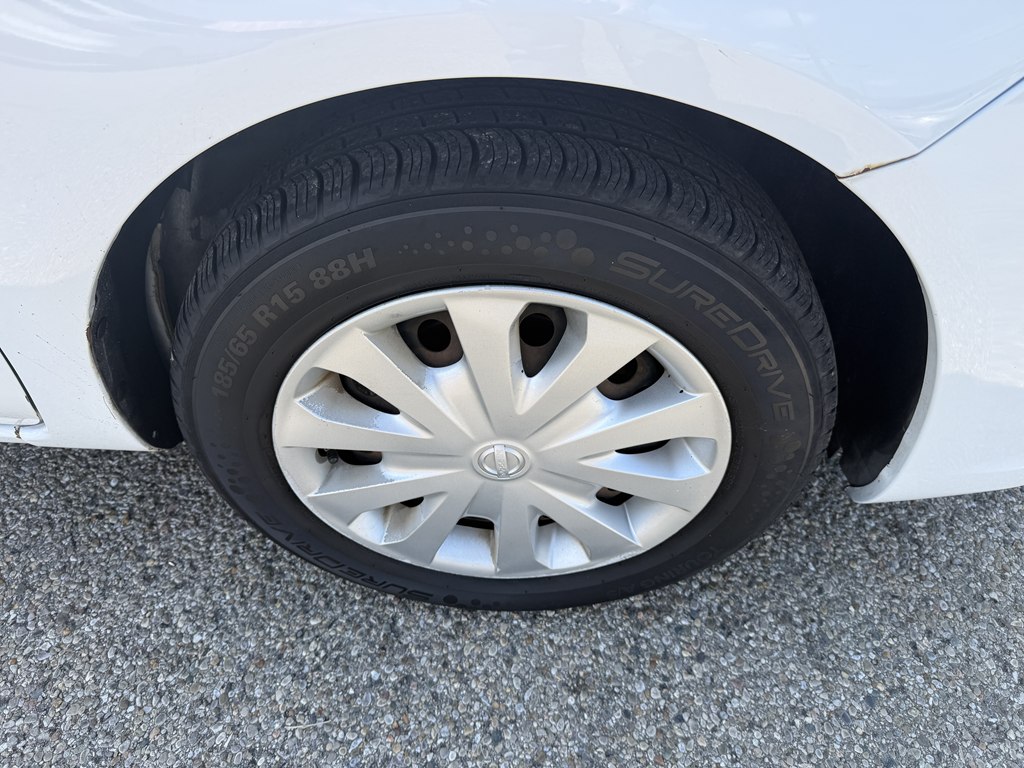 Photo 7 of this NISSAN VERSA