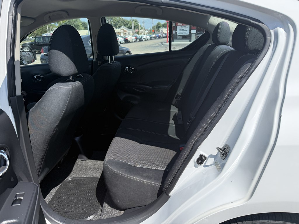 Photo 14 of this NISSAN VERSA
