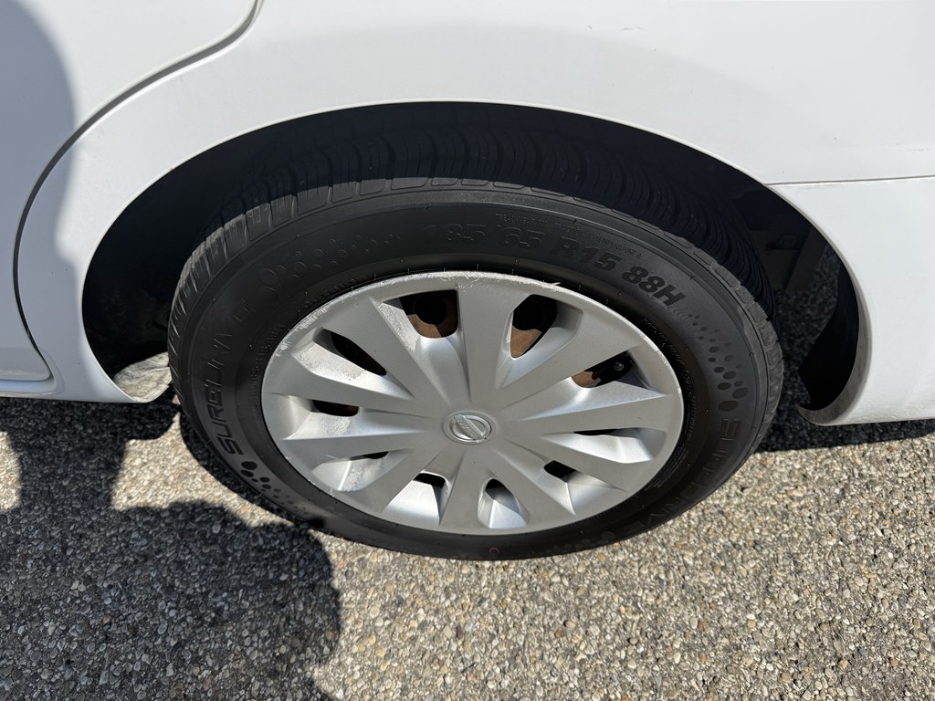 Photo 9 of this NISSAN VERSA