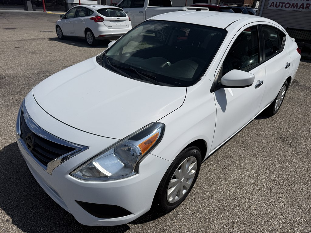 Photo 2 of this NISSAN VERSA