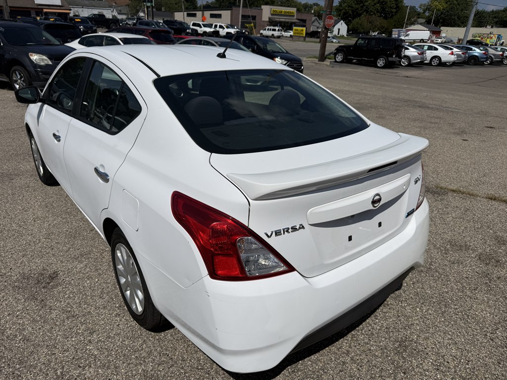 Photo 4 of this NISSAN VERSA