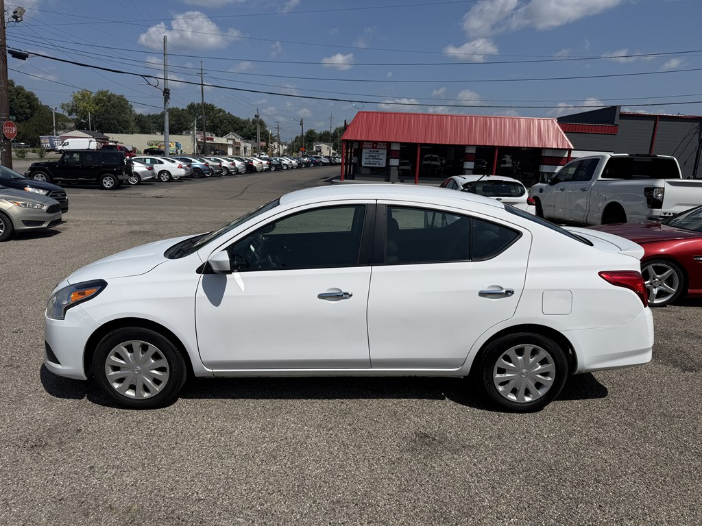 Photo 3 of this NISSAN VERSA