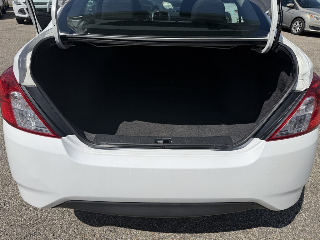 Photo 16 of this NISSAN VERSA