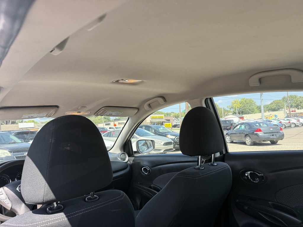 Photo 15 of this NISSAN VERSA
