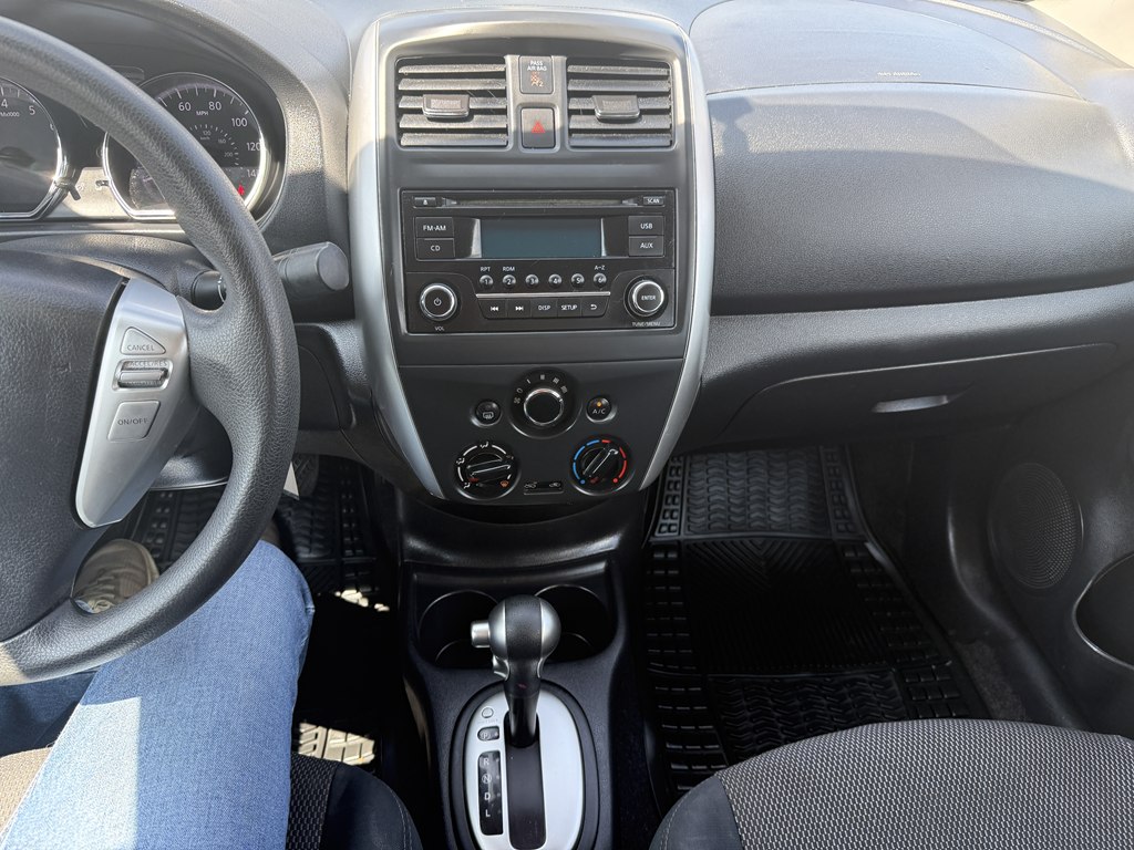 Photo 18 of this NISSAN VERSA