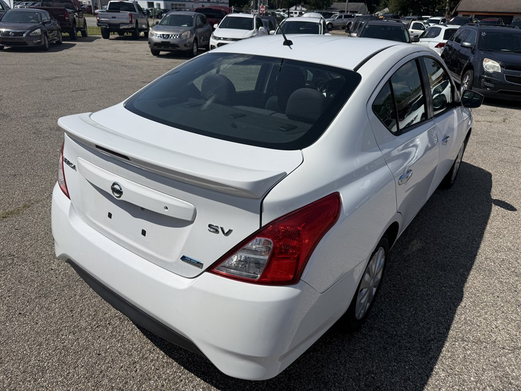 Photo 5 of this NISSAN VERSA