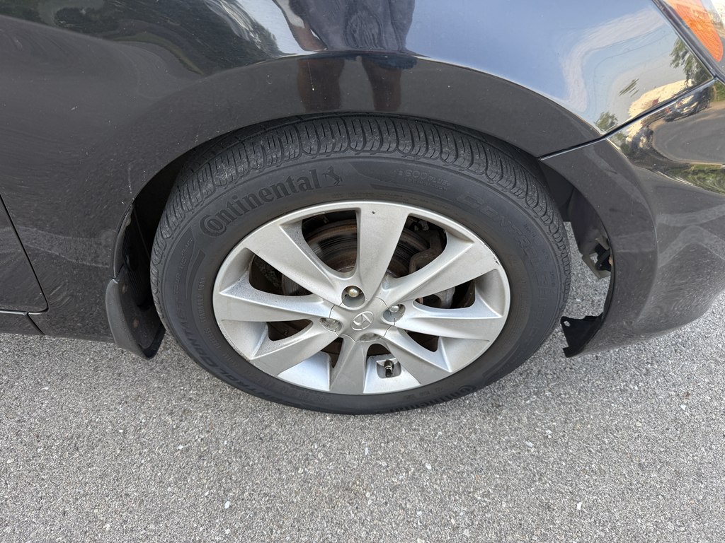 Photo 7 of this HYUNDAI ACCENT