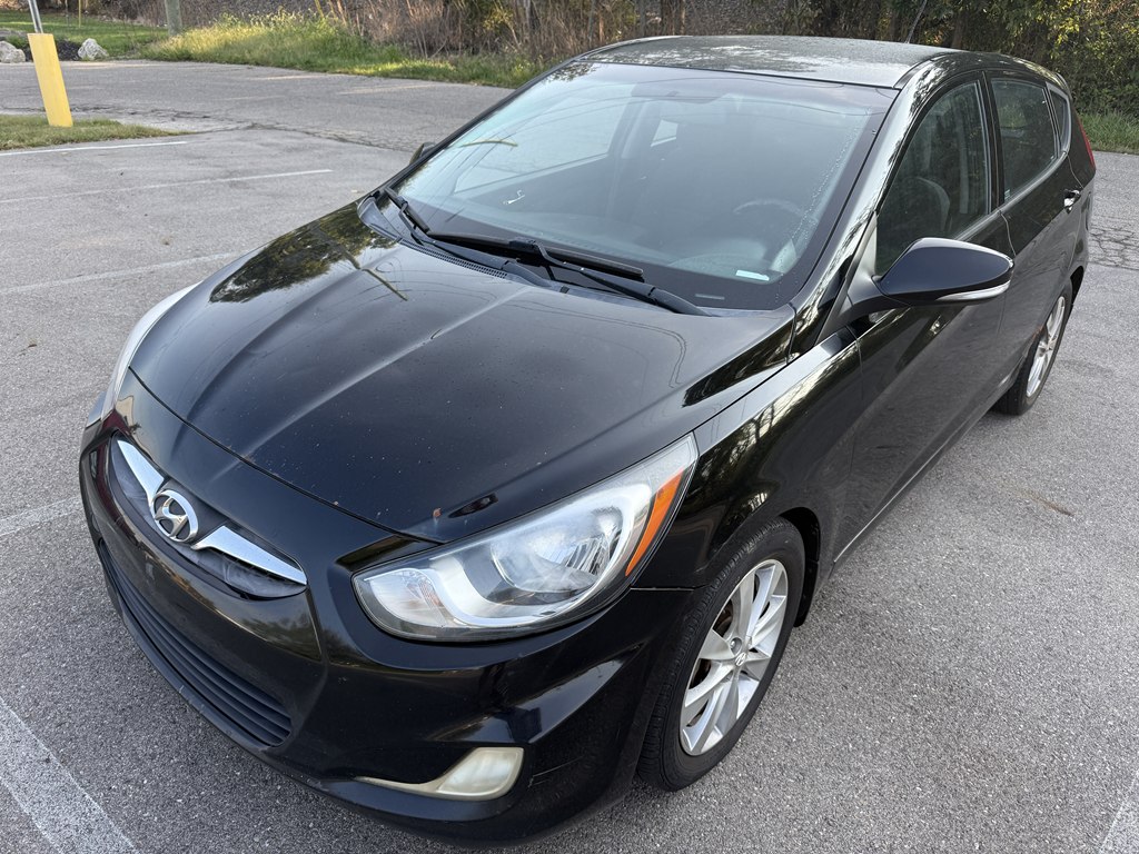 Photo 2 of this HYUNDAI ACCENT