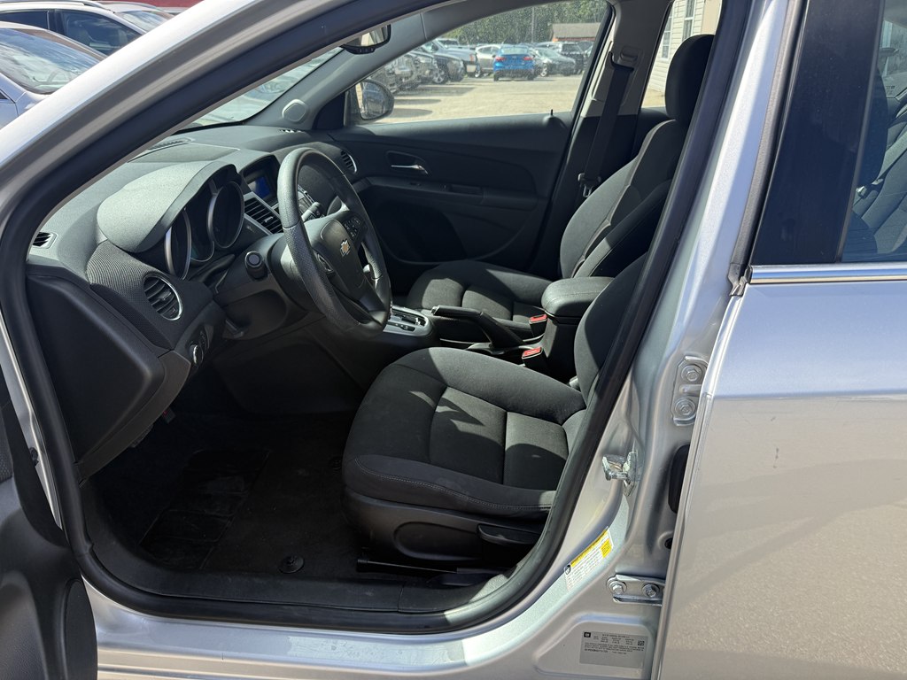 Photo 12 of this CHEVROLET CRUZE LIMITED