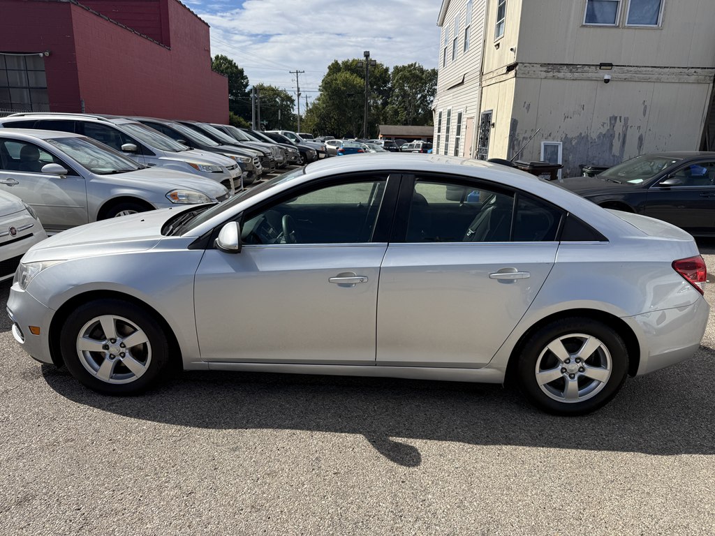 Photo 3 of this CHEVROLET CRUZE LIMITED