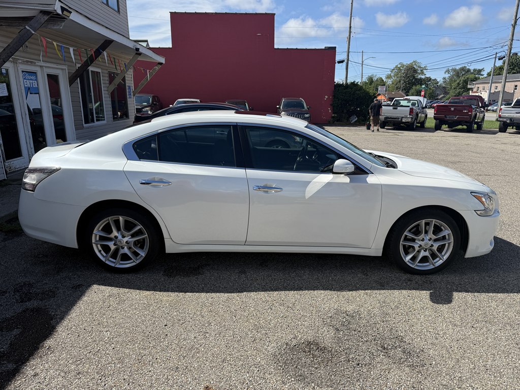 Photo 5 of this NISSAN MAXIMA
