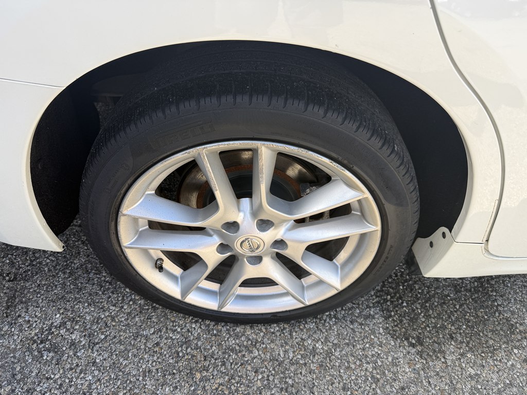 Photo 7 of this NISSAN MAXIMA