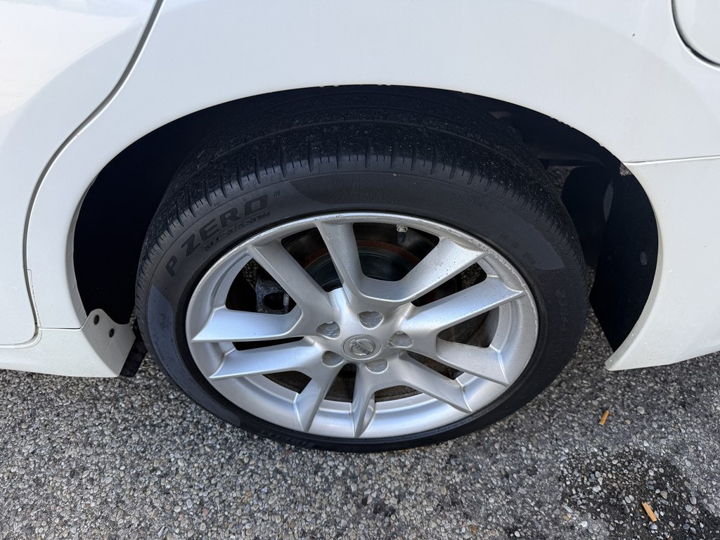 Photo 8 of this NISSAN MAXIMA
