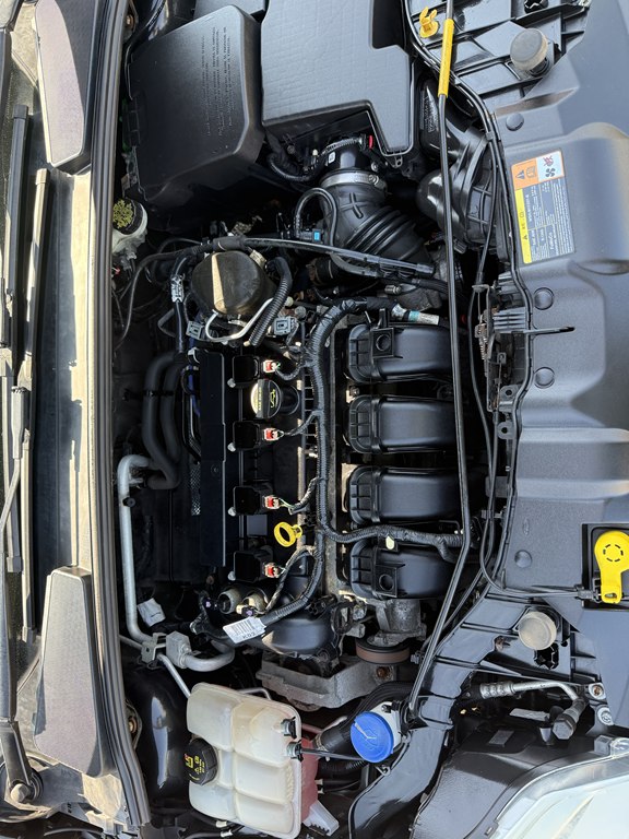 Photo 38 of this FORD FOCUS