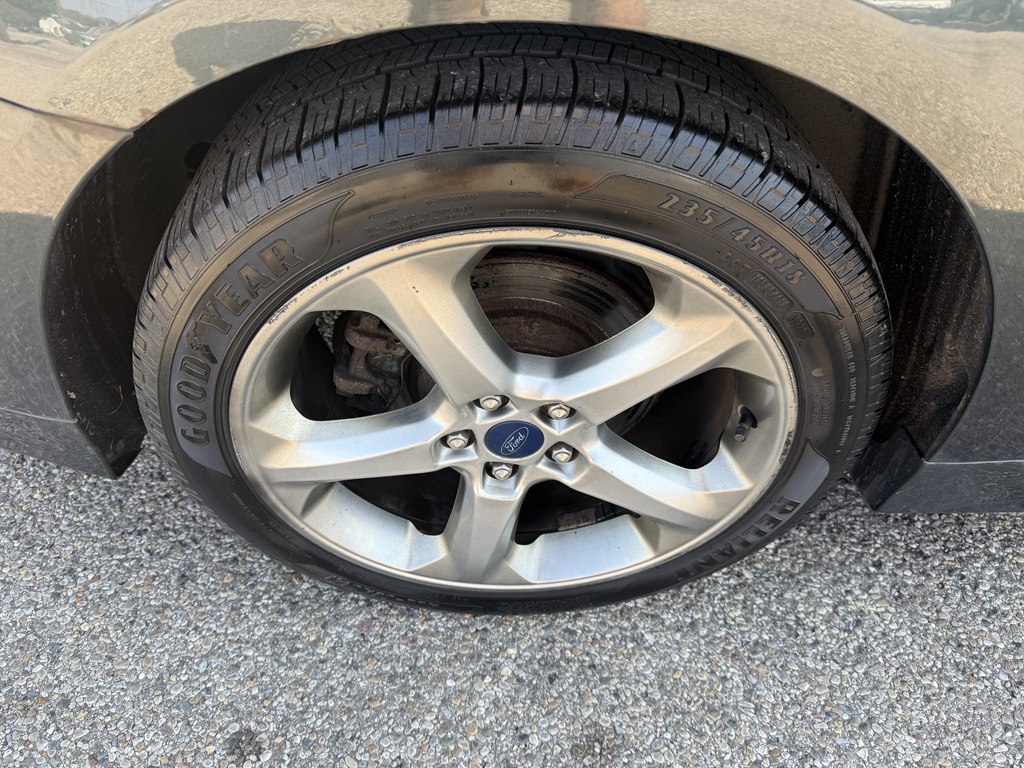 Photo 8 of this FORD FUSION