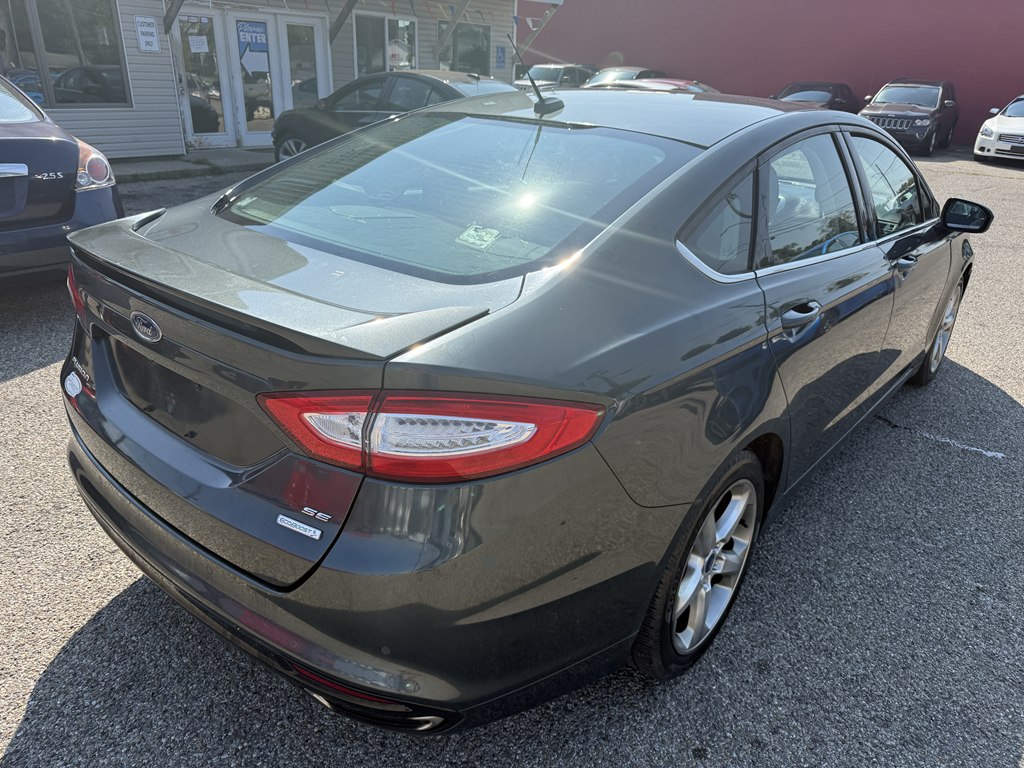 Photo 5 of this FORD FUSION