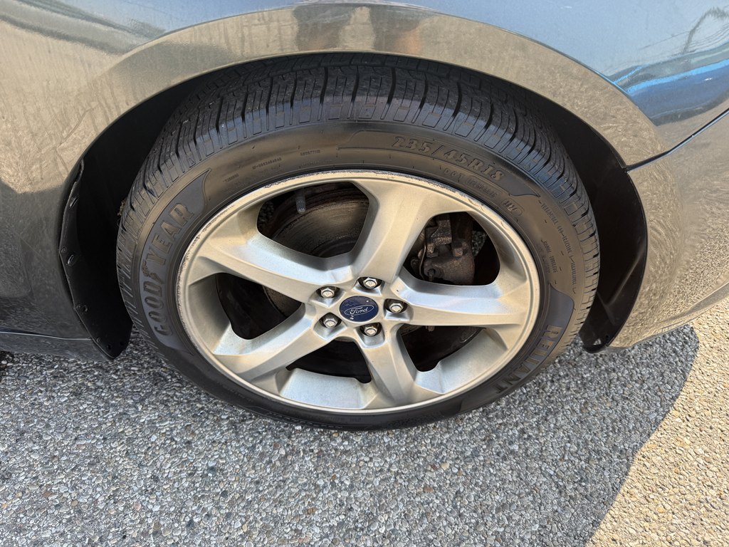 Photo 7 of this FORD FUSION