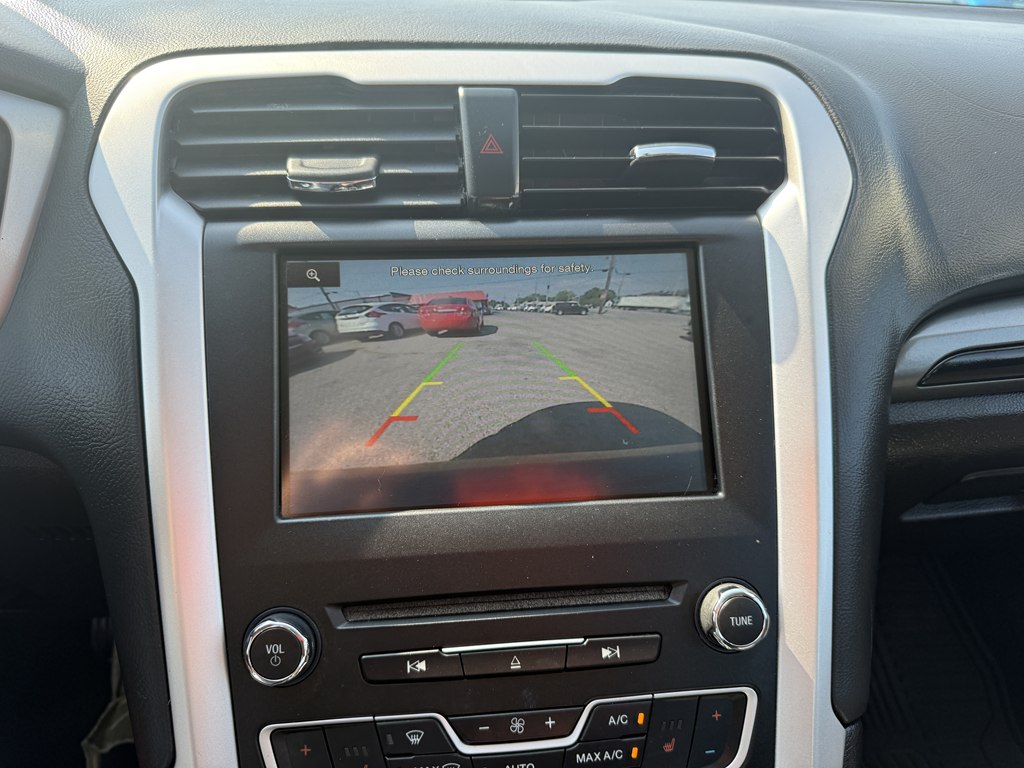 Photo 19 of this FORD FUSION