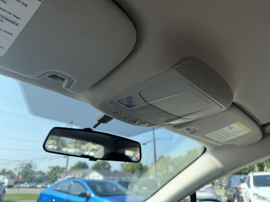 Photo 21 of this FORD FUSION
