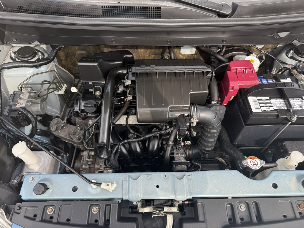 Photo 21 of this MITSUBISHI MIRAGE