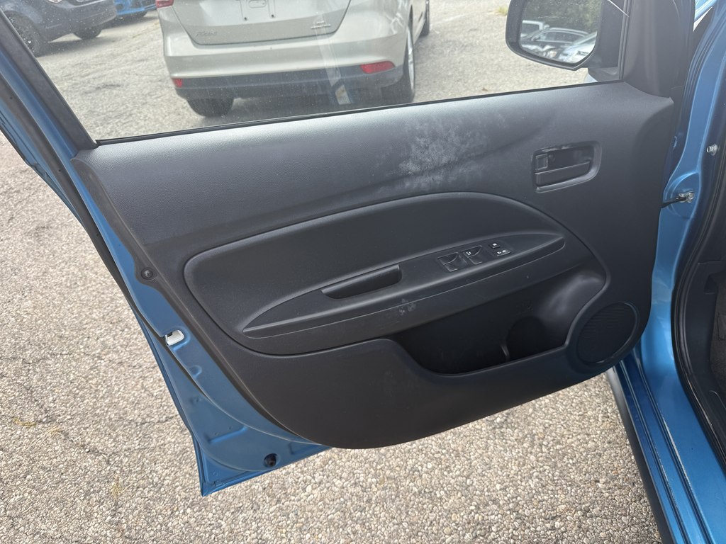 Photo 11 of this MITSUBISHI MIRAGE