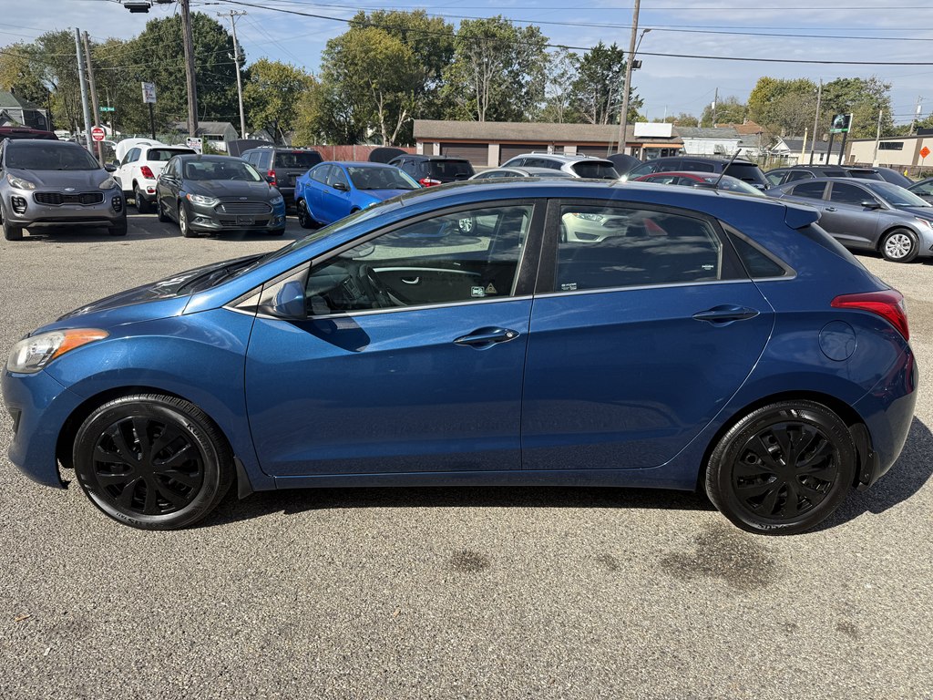Photo 3 of this HYUNDAI ELANTRA GT