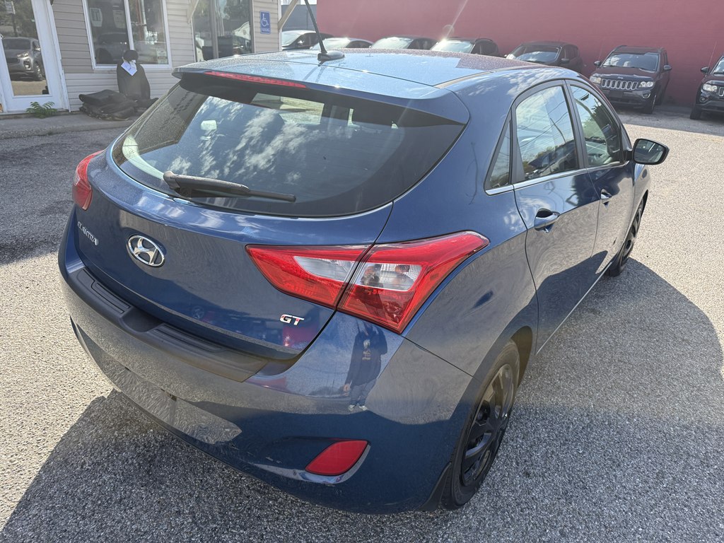 Photo 5 of this HYUNDAI ELANTRA GT