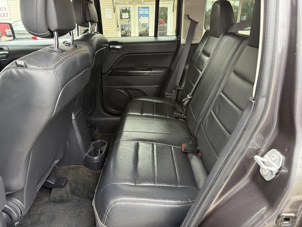 Photo 14 of this JEEP PATRIOT