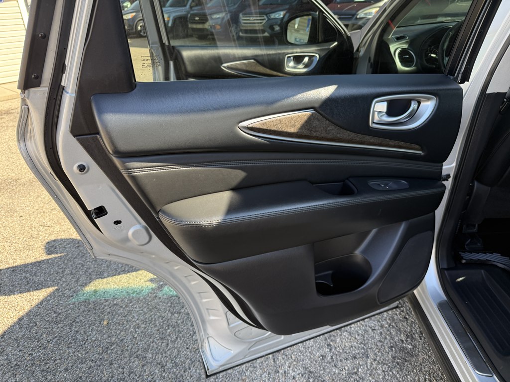 Photo 13 of this INFINITI QX60