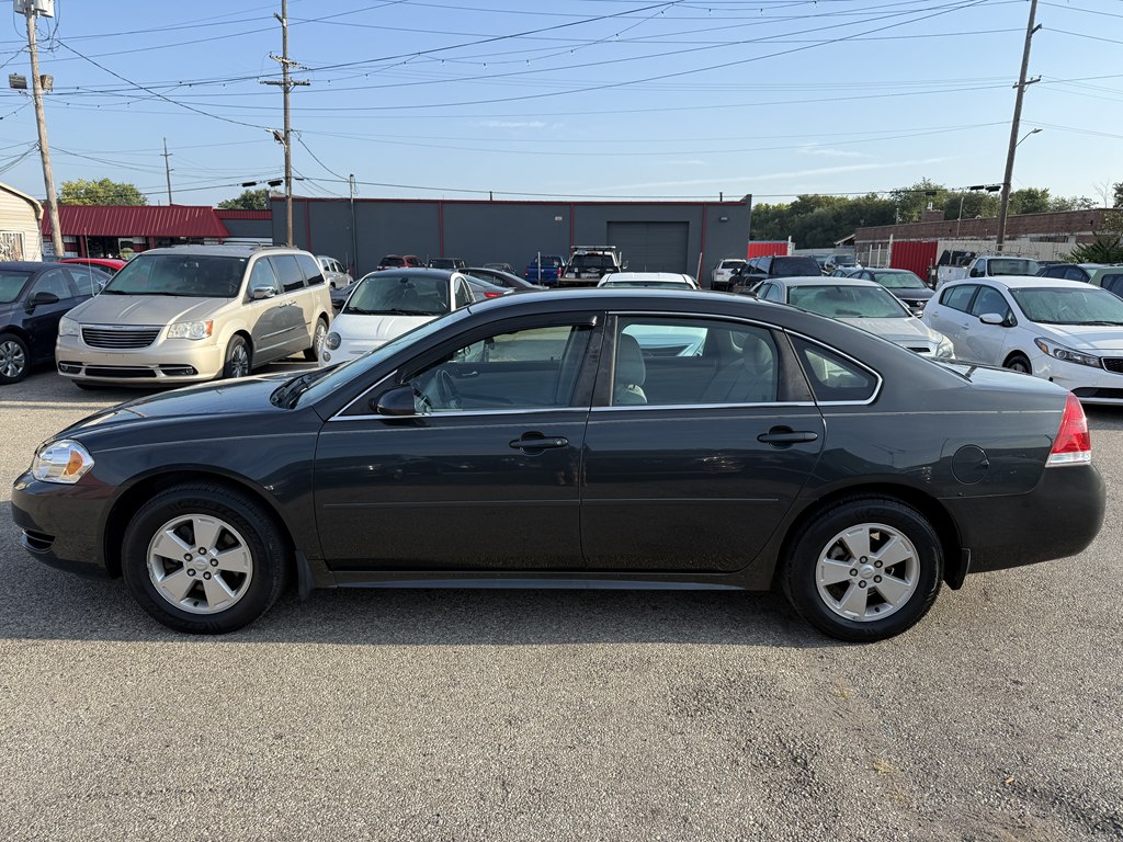 Photo 3 of this CHEVROLET IMPALA