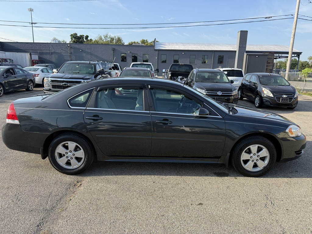 Photo 6 of this CHEVROLET IMPALA