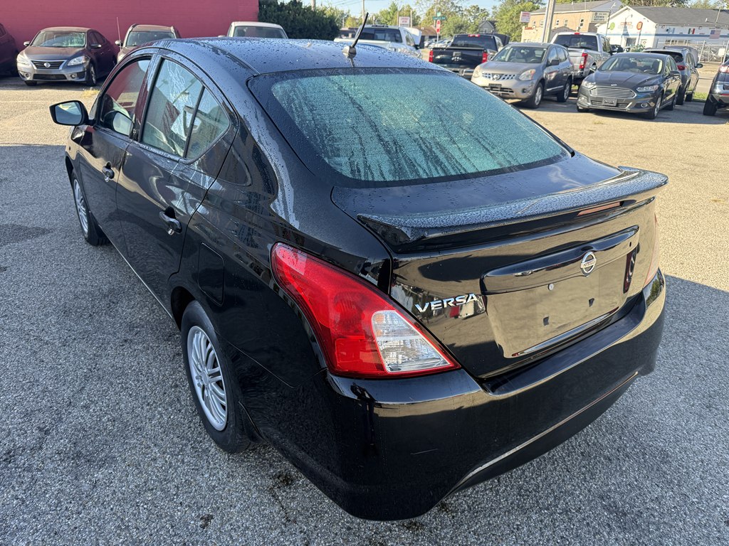 Photo 4 of this NISSAN VERSA